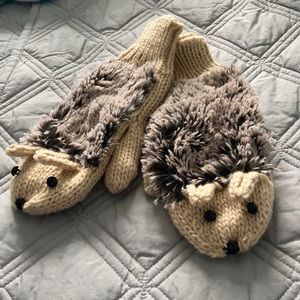 NWT Hedgehog Mittens